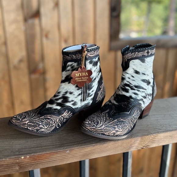 Hand Tooled Leather Cowhide Women Bootie Boot Boho Western Shoe Glennchester - Picture 7 of 15